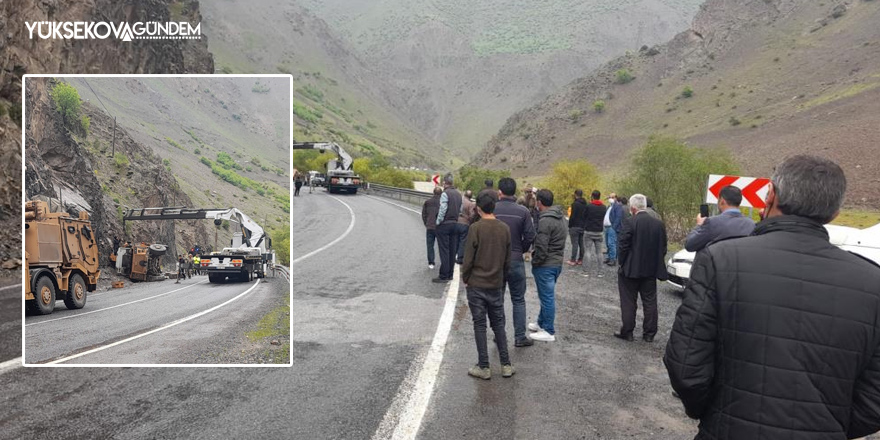 Hakkari-Van karayolunda askeri araç devrildi: 3 yaralı