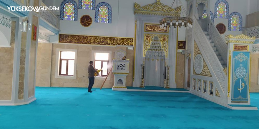 Hakkari’de camiler dezenfekte edildi