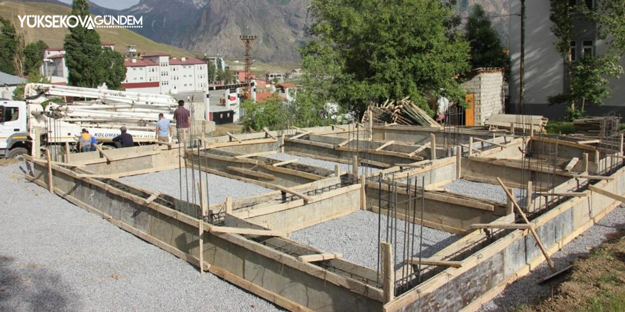 Hakkari el ele verdi, Bal kardeşler için ev yapıyor