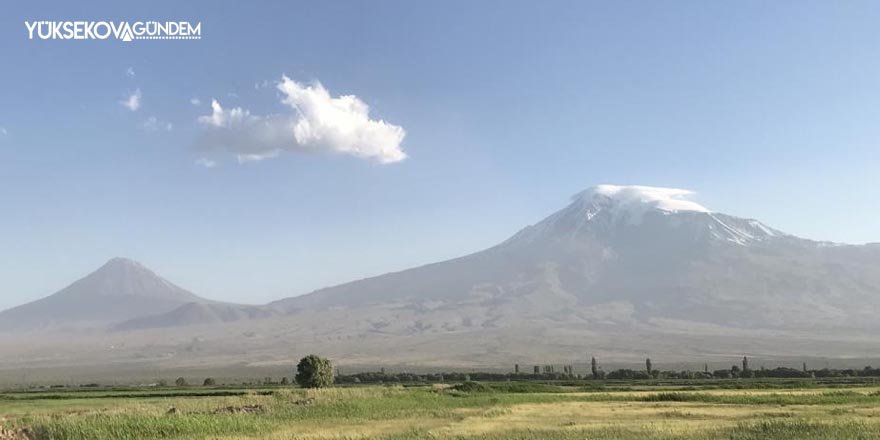 Ağrı Dağı heybetiyle misafirlerini ağırlıyor