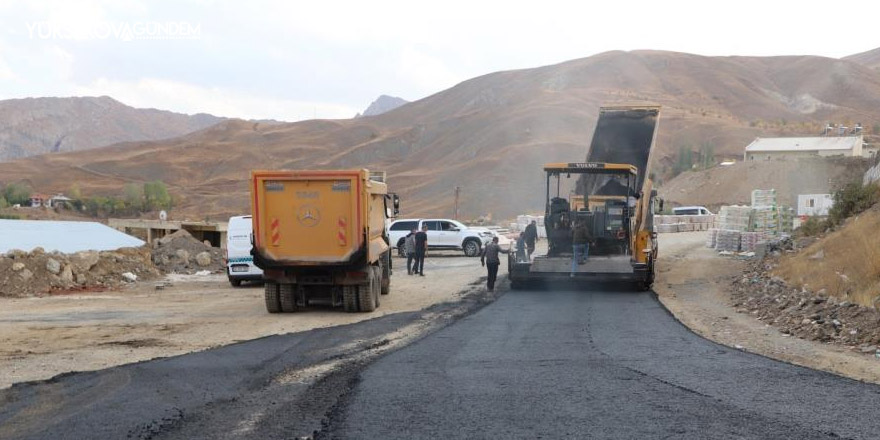 Hakkari’de asfalt çalışması