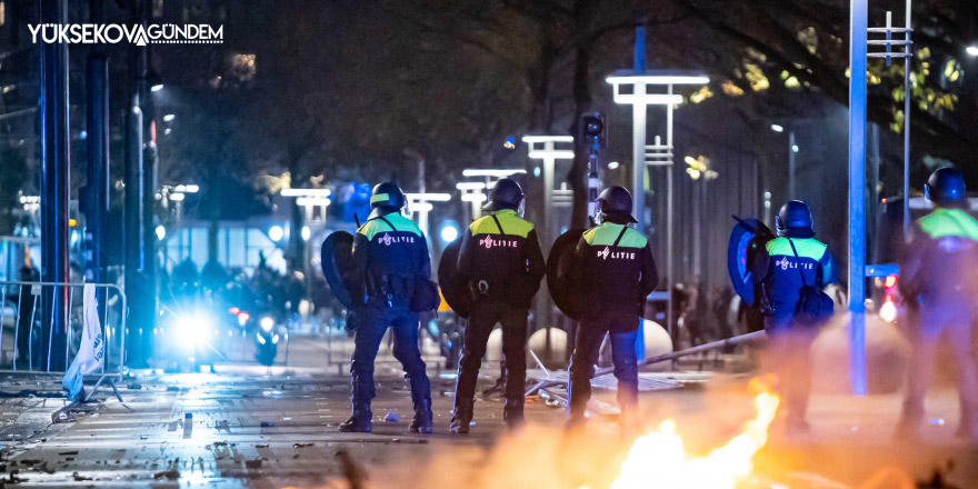 Hollanda'da Covid-19 protestosu çatışmaya dönüştü