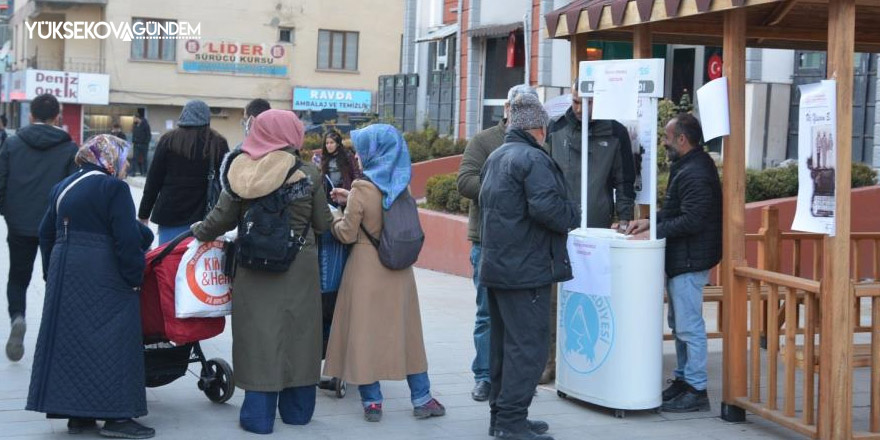 Hakkari Belediyesinden ücretsiz tiyatro bileti dağıtımı