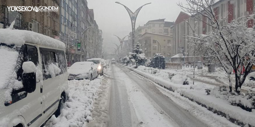 Hakkari'de okullar yarım gün tatil edildi