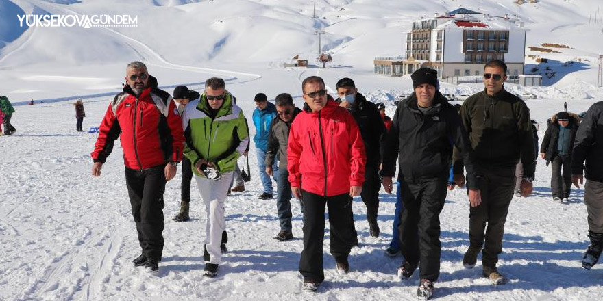 Hakkari’de kayak sezonu açıldı