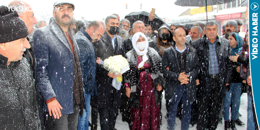 Abdullah Zeydan’a Yüksekova’da coşkulu karşılama