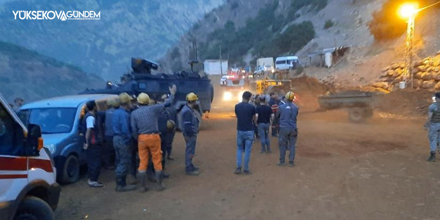 Hakkari'de göçükte mahsur kalan madenci kurtarıldı
