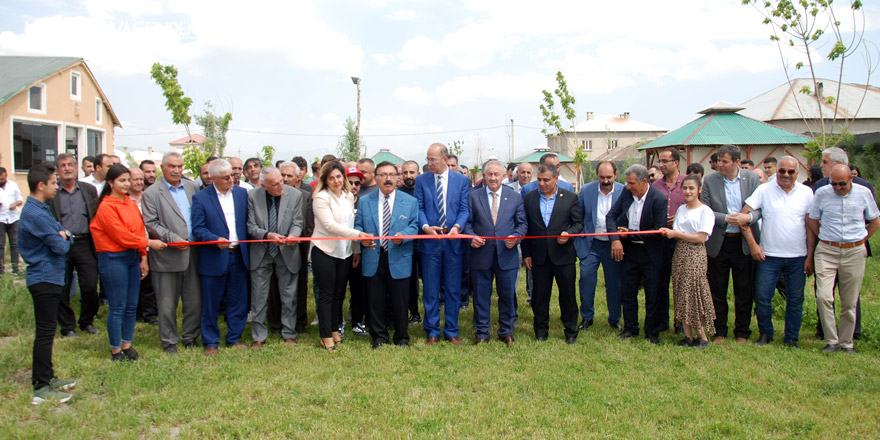 Yüksekova'da 'Çayır Seyrangah' İsimli Aile Çay Bahçesi Açıldı