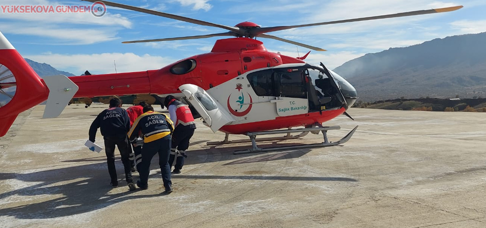 Kalp krizi geçiren yaşlı adam için ambulans helikopter havalandı