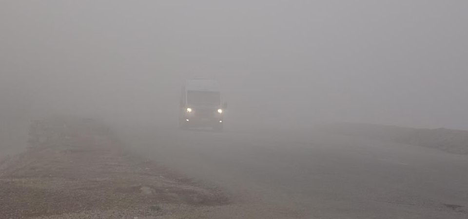 Yüksekova’da yoğun sis: Görüş mesafesi 5 metreye düştü