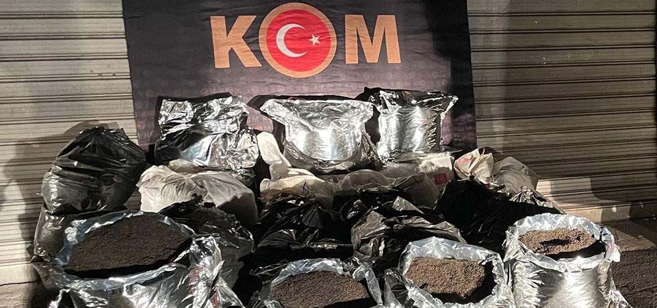 Yüksekova'da 1 Ton 350 Kilo Gümrük Kaçağı Çay Ele Geçirildi