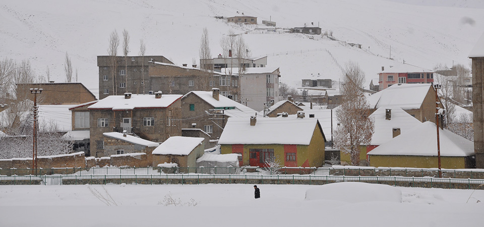 Yüksekova Kara Gömüldü