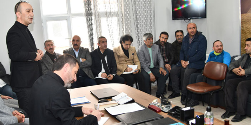 Hakkari'deki STK'lar olası Hakkari depremi gündemiyle toplandı