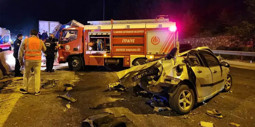 Adana'da 13 aracın karıştığı zincirleme trafik kazası: 7 ölü, 7 yaralı