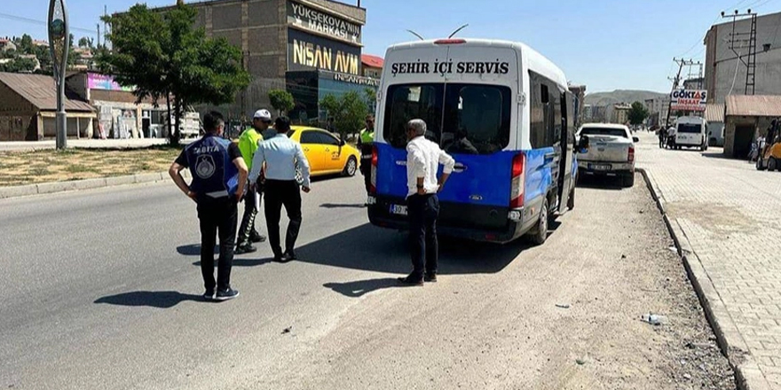 Yüksekova'da toplu taşıma araçları denetlendi