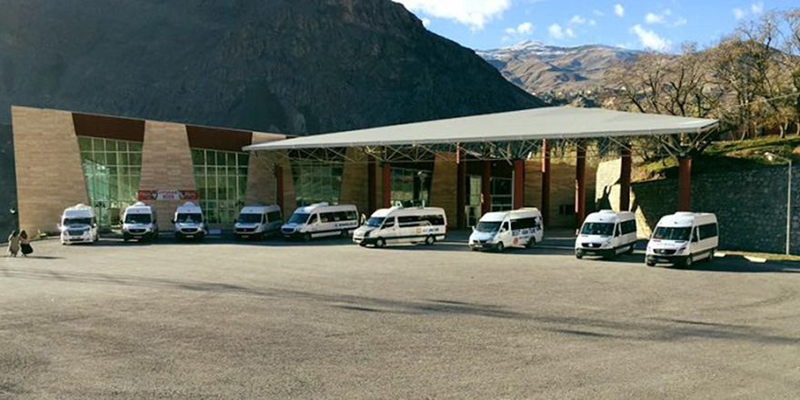 Hakkari'de yolcu minibüslerine zam yapıldı