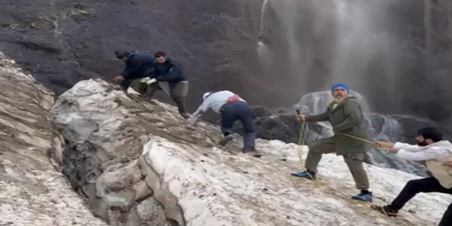 Cilo bölgesinde 2 kişinin kurtarılması için zamanla yarış devam ediyor