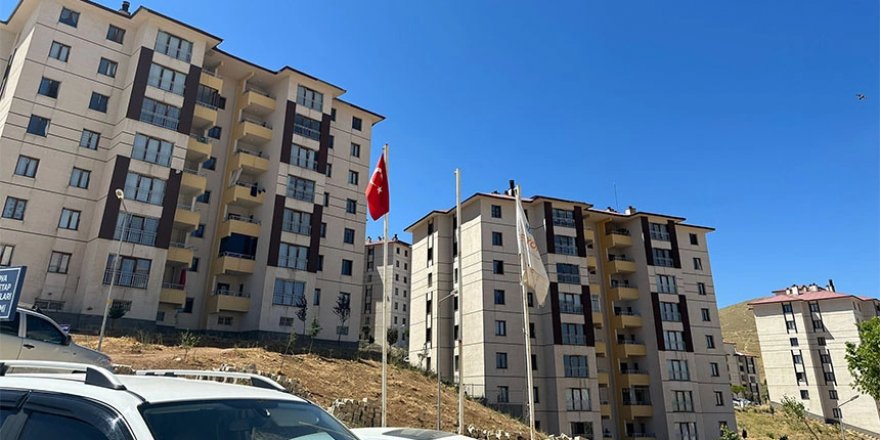 Yüksekova'daki TOKİ konutlarında ortak gider sorunu