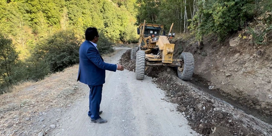 İran Sınırında Esendere beldesine bağlı 4 Köyde yol genişletme çalışması yapıldı