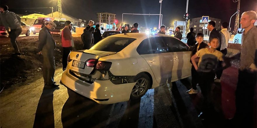 Yüksekova’da trafik kazası meydana geldi: 4 yaralı