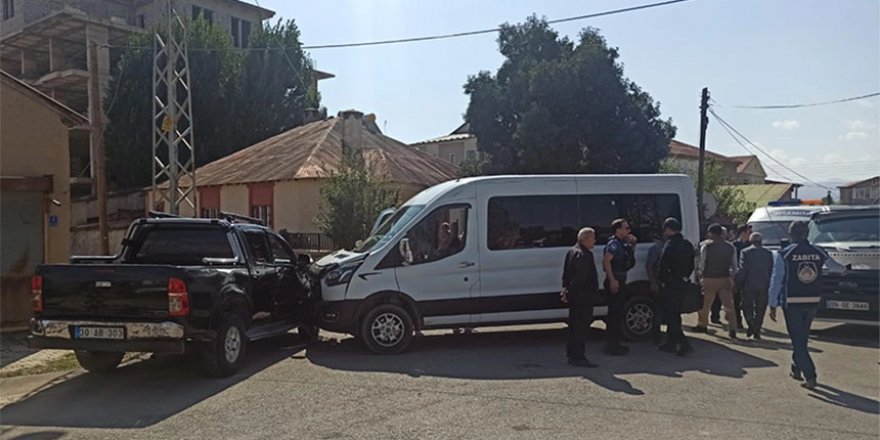 Yüksekova Yeni Mahallede kaza: 5 yaralı