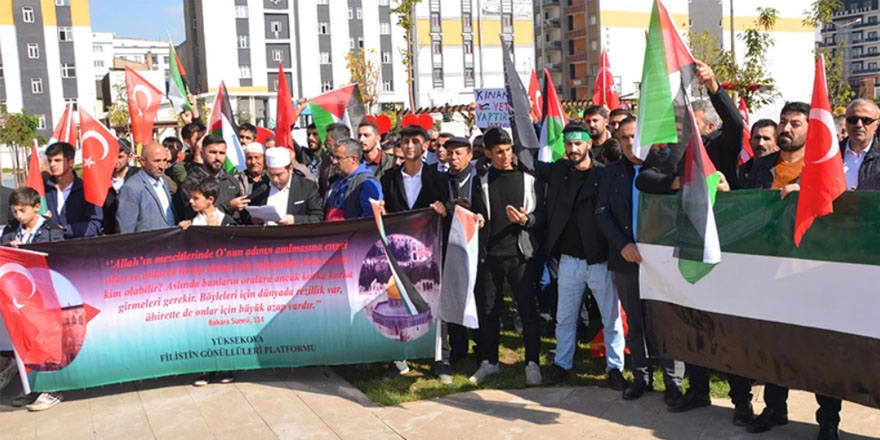 İsrail’in Filistin’e yönelik saldırıları Yüksekova’da  protesto edildi