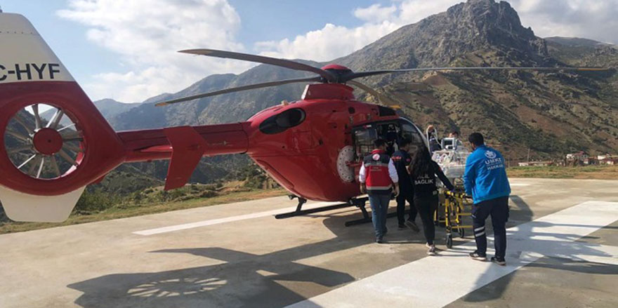 Şemdinli'de Hipotermi olan Bebek için ambulans helikopter havalandı