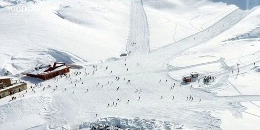 Hakkari Merga Bütan'da kar kalınlığı 47 santimetreye ulaştı!