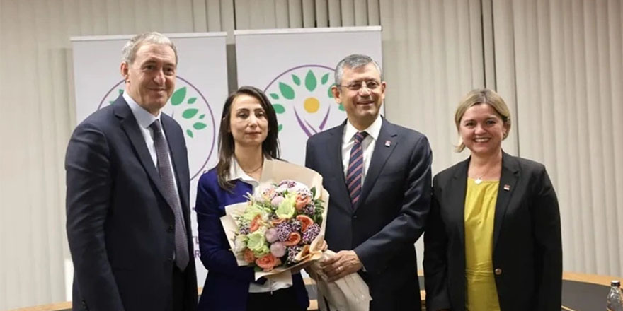 Özgür Özel DEM Parti'yi ziyaret etti