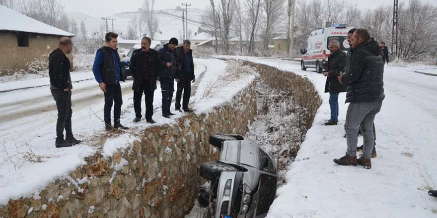 Yüksekova’da kanala düşen araçta 1 kişi yaralandı