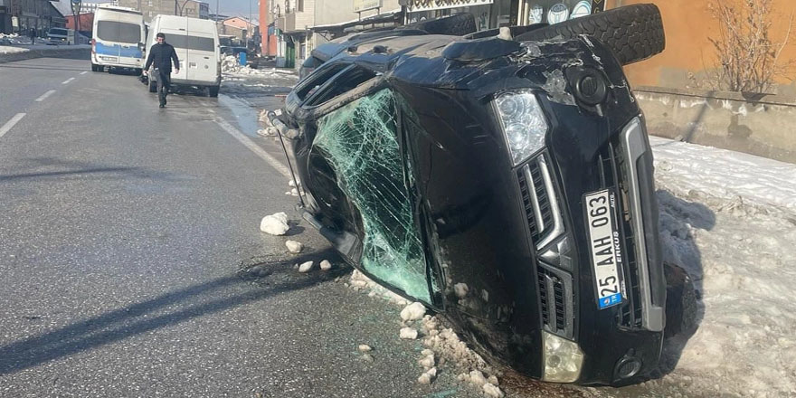 Yüksekova'da Trafik kazası: 2 yaralı