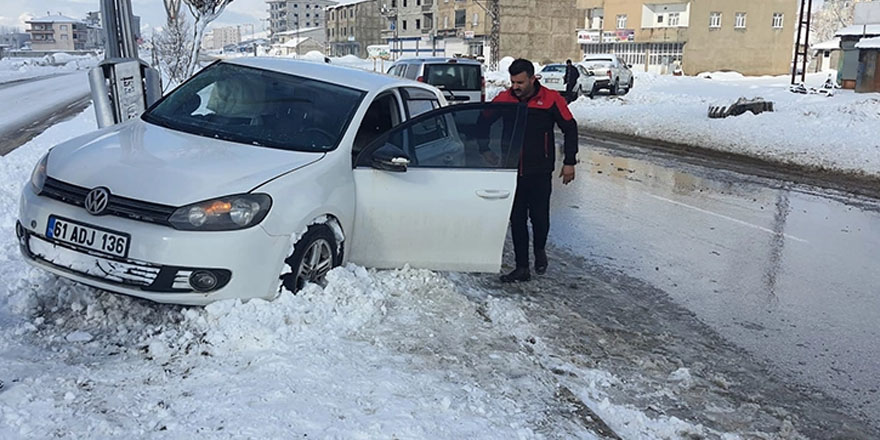 Yüksekova'da trafik kazası meydana geldi