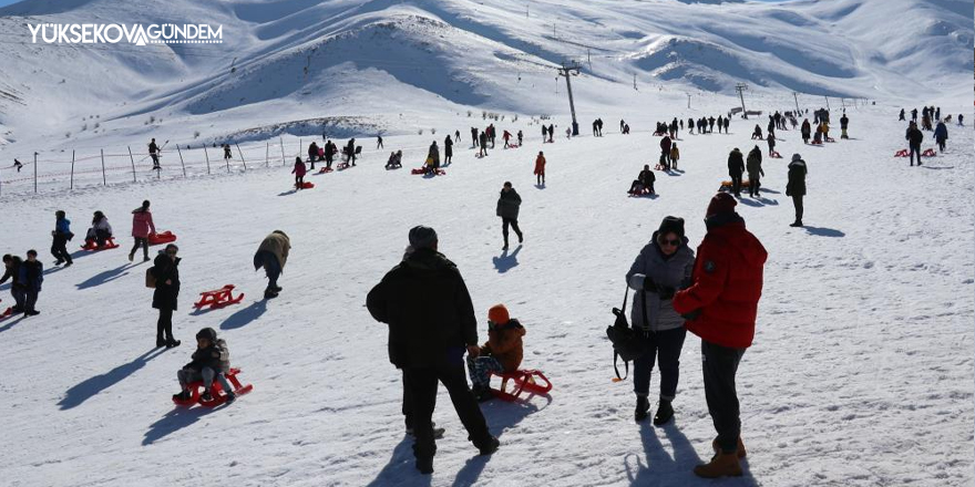 Abalı Kayak Merkezi kayak severlerin akınına uğradı