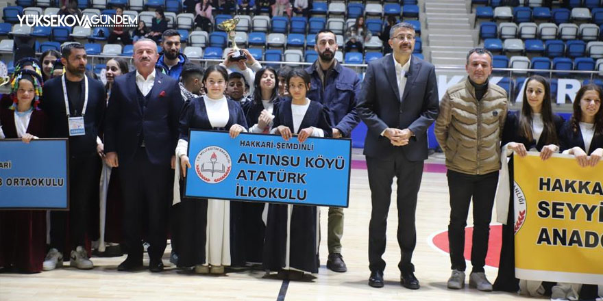 Hakkari’de okullar arası halk oyunları yarışması sonuçlandı