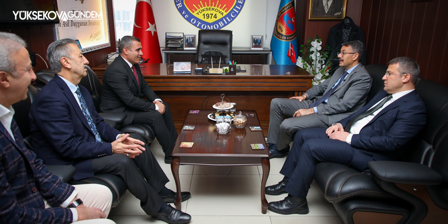 Hakkari Valisi Ali Çelik, Yüksekova'da ziyaretlerde bulundu