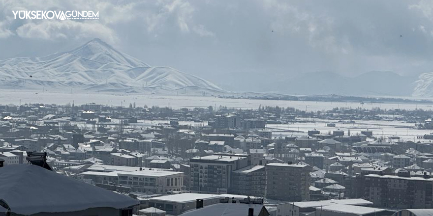 Hakkari'de 73 köy ve 118 mezra yolu ulaşıma kapandı