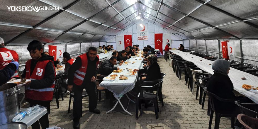 Hakkari'de iftar çadırı kuruldu