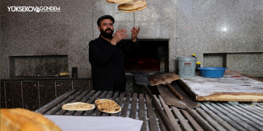 Fırında çalışan işçilerin zorlu Ramazan mesaisi