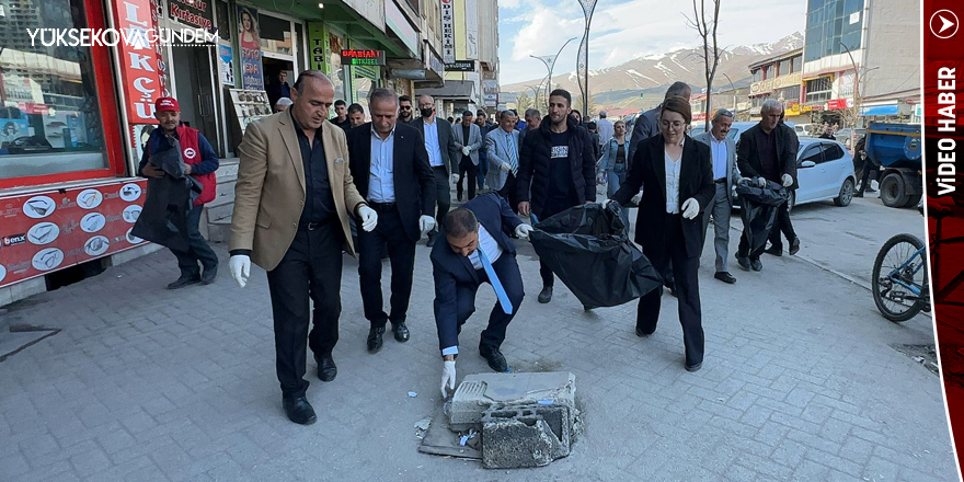 Eş Başkanlar Kırmızıgül ve Diri Temizlik çalışmalarına katıldı