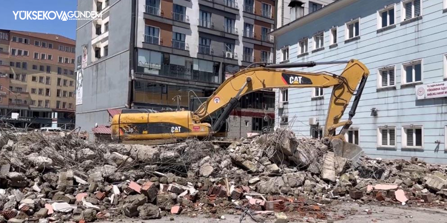 Yüksekova: TRSM binası yıktırıldı, hastalar yakın bölgeden yer istiyor