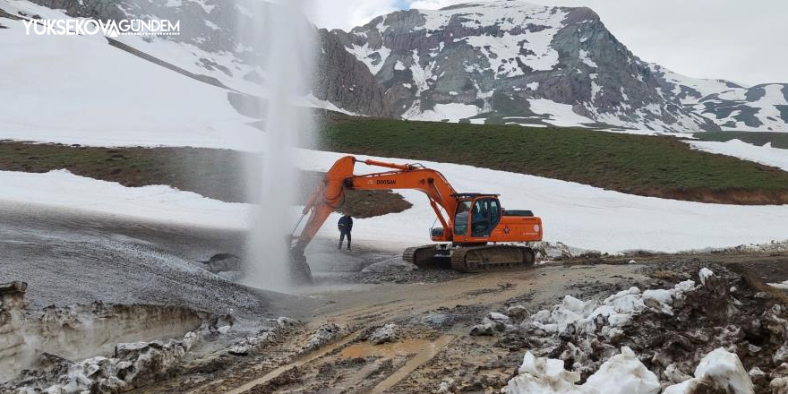 3 bin 500 rakımda su borusu patladı, şehrin birçok bölgesi susuz kaldı