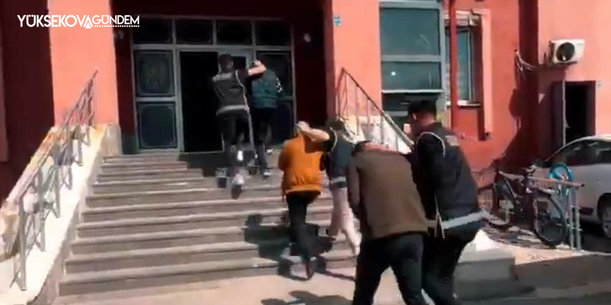 Hakkari merkezli 5 ilde göçmen kaçakçılarına operasyon: 29 gözaltı