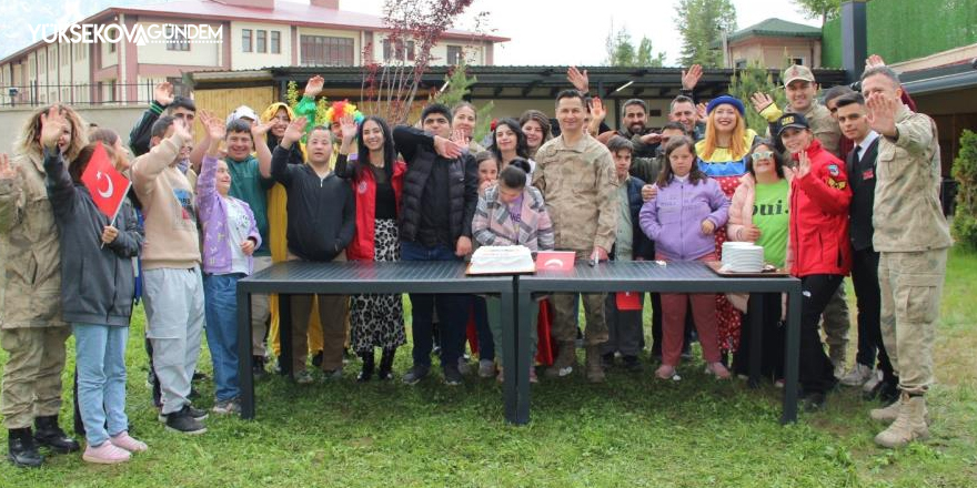 Hakakri'de Özel öğrenciler jandarmaya misafir oldu