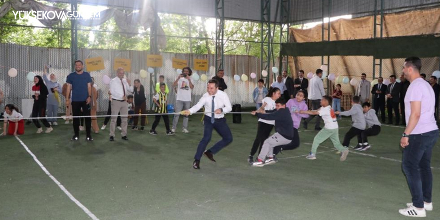 Hakkari’de "Geleneksel Çocuk Oyunları Şenliği" düzenlendi