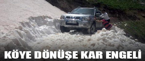 Hakkari'de köye dönüşe kar engeli