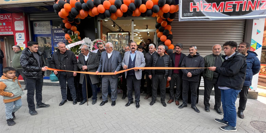 Yüksekova’da Nokta GSM’in İkinci Şubesi Açıldı