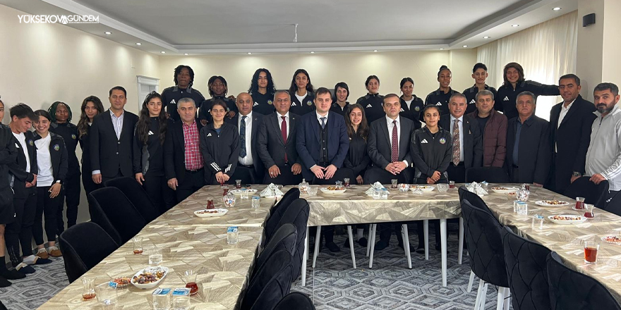 Hakkari Cumhuriyet Başsavcısı Yüksekova Spor Kulübünü Ziyaret Etti