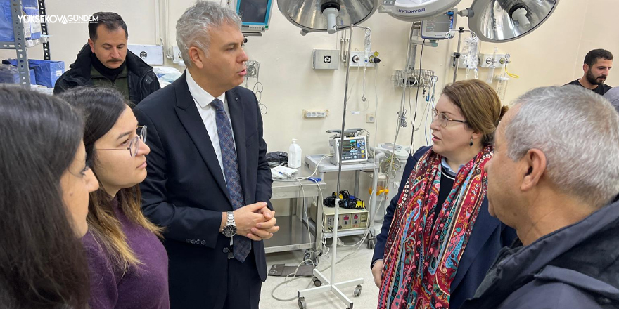 Kaymakam Akın ve Belediye Eş Başkanları, Kazada Yaralananları Hastanede Ziyaret Etti