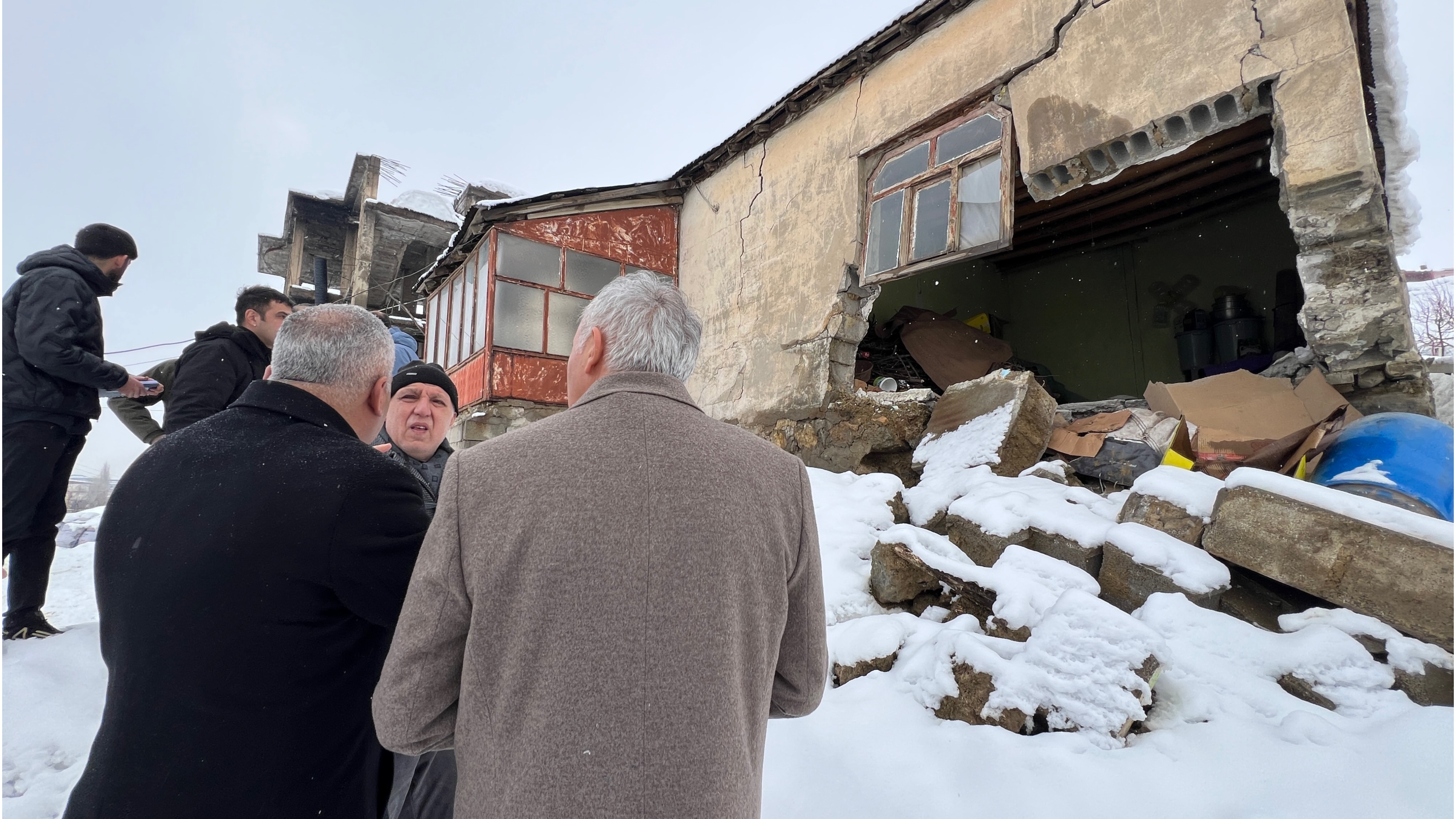 Kaymakam Akın, Kar Yağışı Nedeniyle Evi Çöken Pirüze Bala’yı Ziyaret Etti