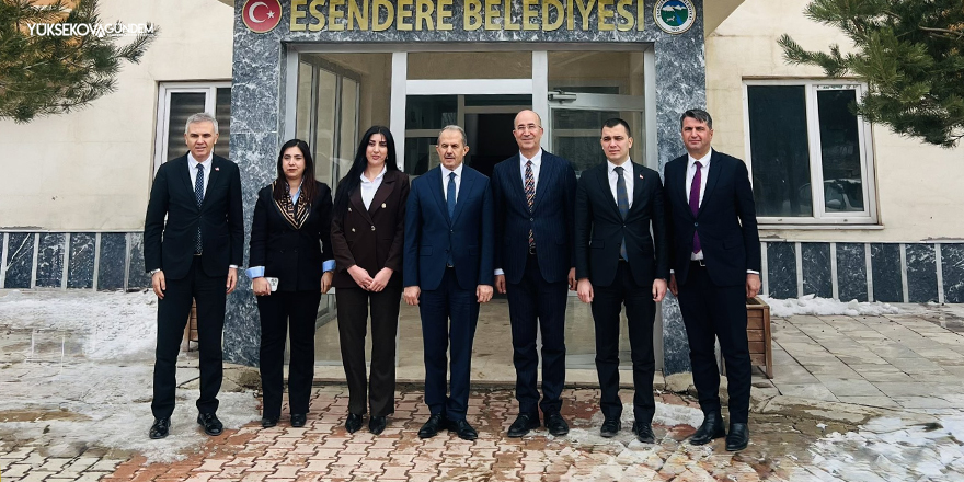 Hakkari Valisi Taşyapan Esendere Belediyesini Ziyaret Etti